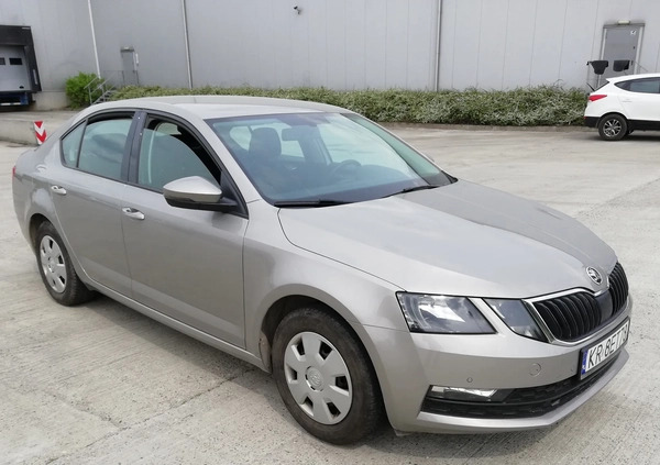 Skoda Octavia cena 47900 przebieg: 180000, rok produkcji 2018 z Kraków małe 29